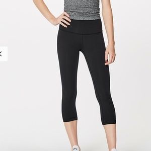 Lululemon Wunder Under Lined High-Rise Crop 21"- Small
